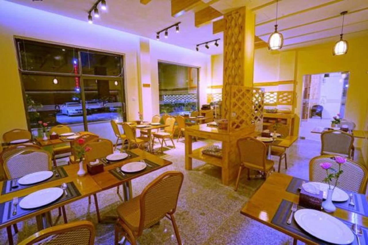 Relax Mandalay Hotel 外观 照片